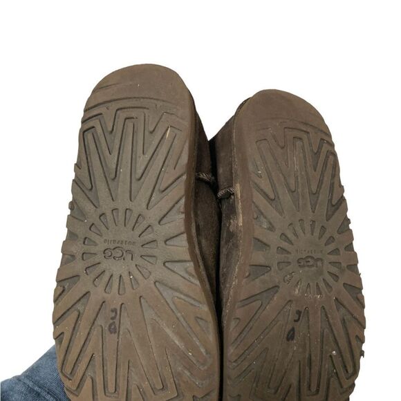 UGG Tall Three Button Wraps Boots in Chocolate 1873 - Size 7 - Picture 9 of 12